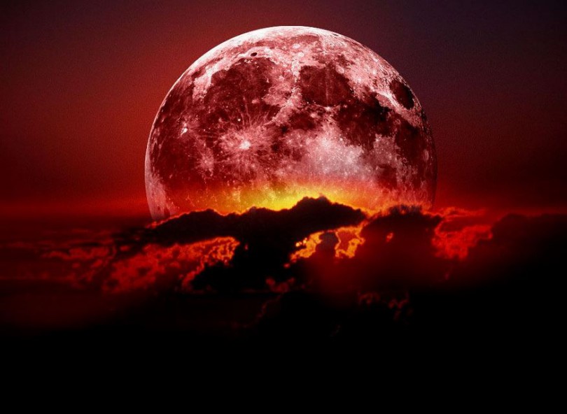суперлуние луна красная