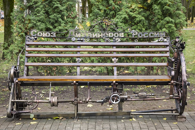 союз дизайнеров россии возле фонтана в парке Блонье лавочка Смоленск