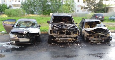 в смоленске за ночь сгорело три машины