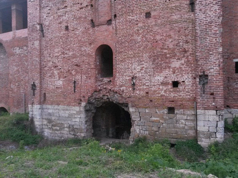 Смоленская крепостная стена разрушается