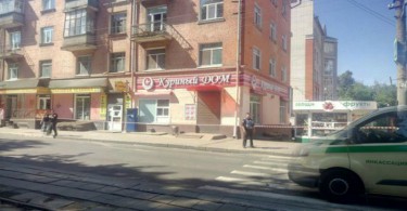 В Смоленске на Тенишевой полиция оцепила дом