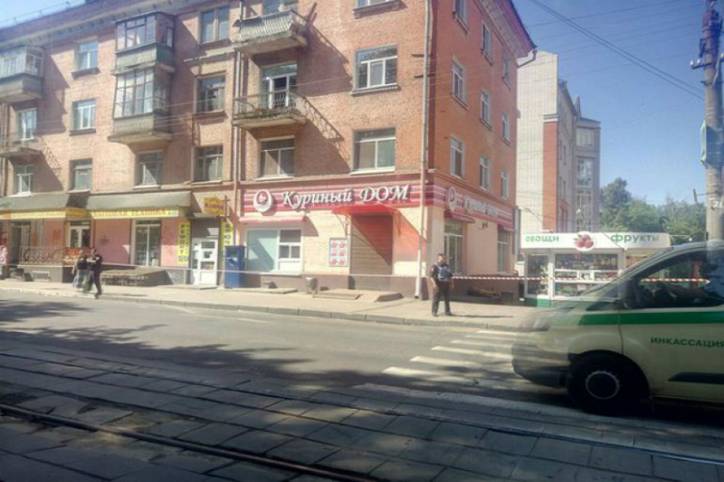 В Смоленске на Тенишевой полиция оцепила дом