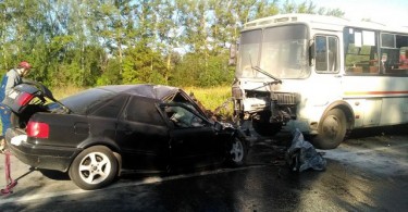 В ДТП с рейсовым автобусом в Смоленске погиб водитель
