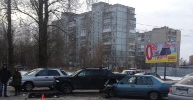 Авария на улице Нахимова в Смоленске