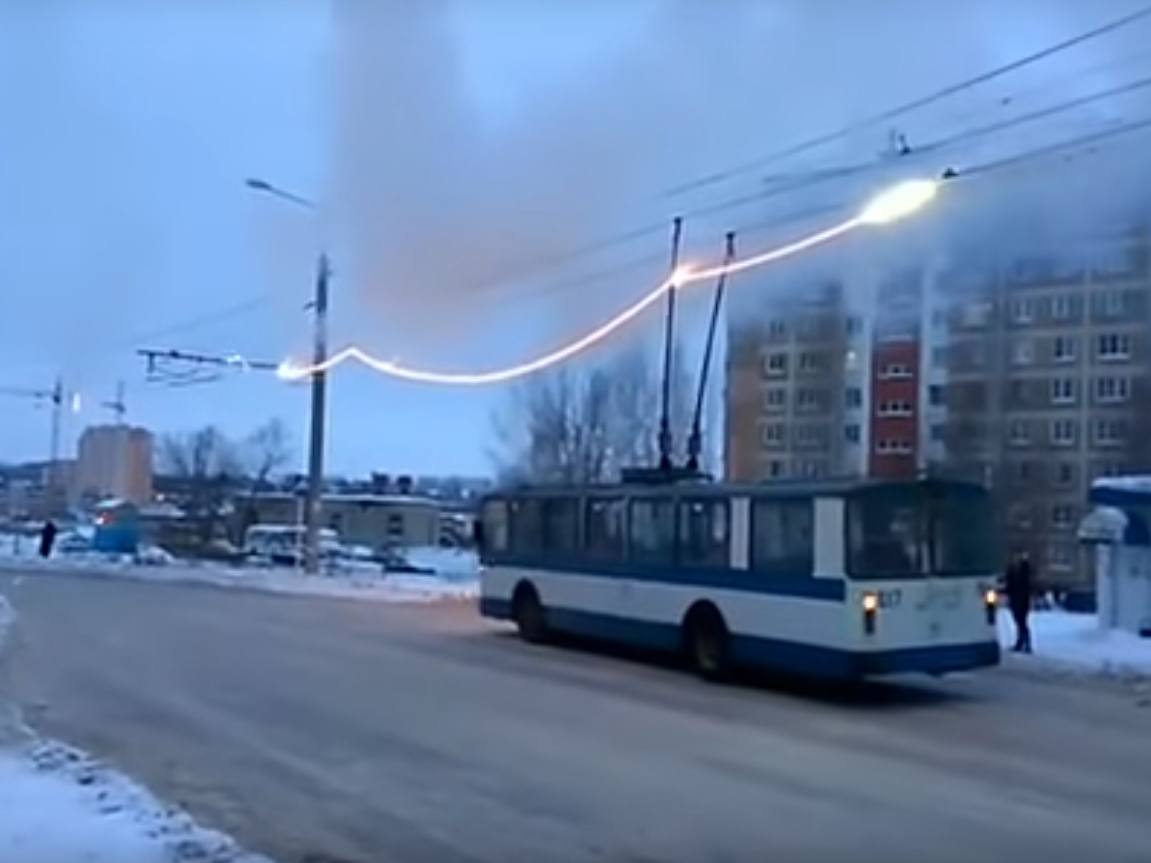 В Смоленске загорелась контактная сеть троллейбуса