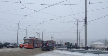 в Смоленске трамвай сошёл с рельсов
