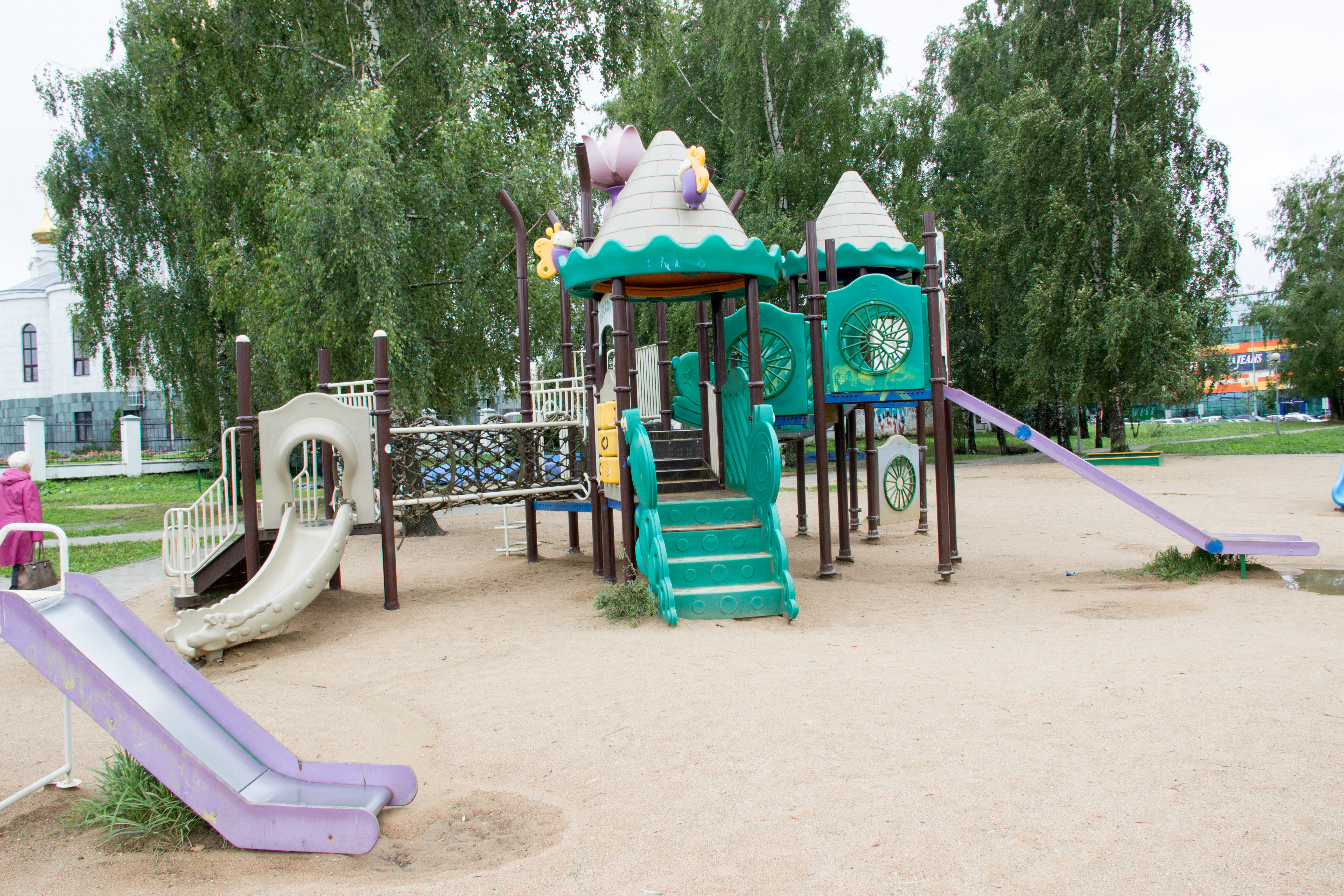 Ломоносова, детская площадка, парк 1100-летия