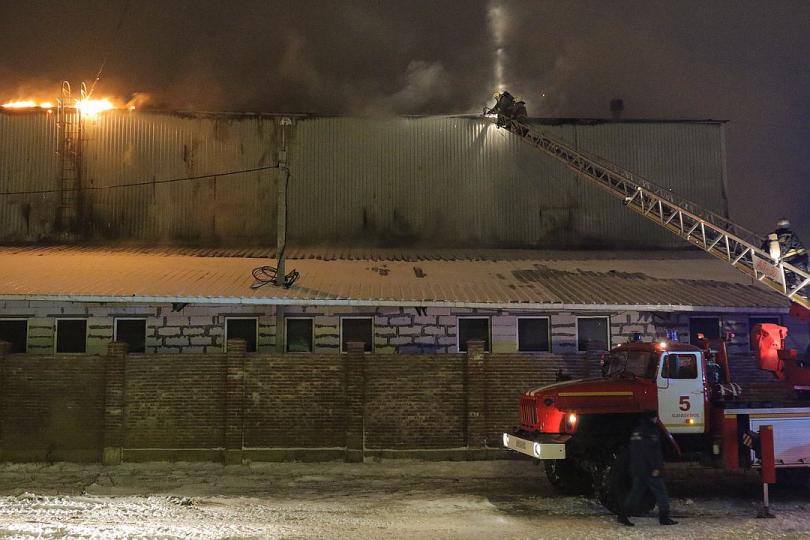 Пожар на производстве пластиковых окон в Смоленске