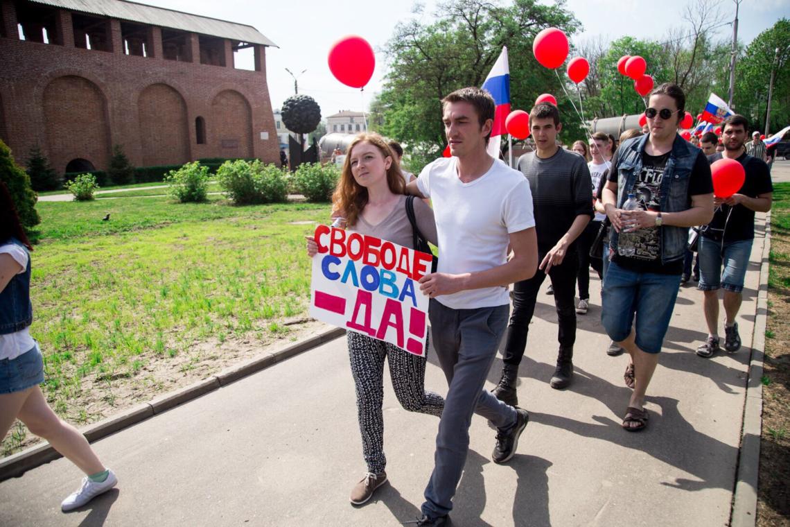 Смоленские люди. Смоленск люди. Смоленск фото людей. Он нам не царь митинг Смоленск. Главные люди Смоленска.